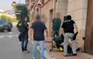 Imagen de la detención de uno de los dos atracadores por miembros de la Guardia Civil de La Rioja.
