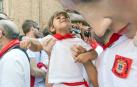 Cientos de niños se dieron cita en la plaza Vieja para despedir a la Comparsa de Gigantes de Tudela con besos y aplausos hasta las próximas fiestas.