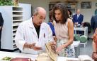 La Reina Letizia, a su paso por una de las salas de la Biblioteca Nacional.