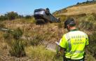 Vehículo volcado en la AP-15