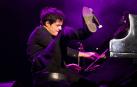 El talento de Jamie Cullum deslumbra y conquista al público de Cap Roig