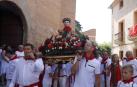 Los hombres de la cuadrilla 'Los Viernazos' portaron la imagen de San Esteban.