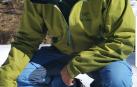 Jonathan Vaz se calienta en medio del bosque en Noruega.