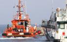 Salvamento Marítimo traslada al puerto de Almería a 27 inmigrantes rescatados en alta mar.