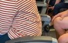 EasyJet pide a un tuitero que borre la foto de una pasajera en un asiento sin respaldo