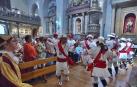 La calle San Lorenzo de Pamplona se engalana con quince horas de fiesta