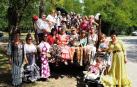 Participantes, con los trajes tradicionales, en la primera romería rociera con caballos de Lodosa.