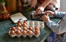 Hacer la compra o cocinar desarrollan más el aprendizaje que hacer deberes
