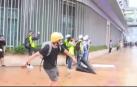 La policía de Hong Kong detiene a 36 personas durante la última jornada de protestas