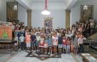 Visita al Ayuntamiento de un grupo de niños de Chernóbil que pasan el verano en Navarra