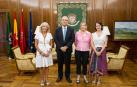 El alcalde de Pamplona recibe a la nueva presidenta de la Asociación Retina Navarra