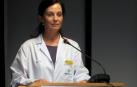 La gerente territorial de los hospitales Quirón, Lucía Alonso, durante la lectura del nuevo parte médico de don Juan Carlos.