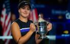 Bianca Andreescu, con el trofeo de Nueva York.