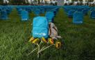 Un cementerio de mochilas frente a la ONU en homenaje a los niños muertos en conflicto