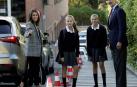 Los reyes acompañan a sus hijas en su primer día de colegio