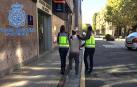 El detenido es conducido a dependencias de la Policía Nacional.