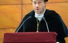 El rector de la UPNA, Ramón Gonzalo, durante su discurso