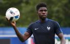 El Barça ficha por 25 millones de euros al francés Samuel Umtiti