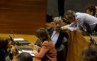 Bancada de Geroa Bai en el pleno de ayer: desde la izda., Uxue Barkos, Virginia Aleman, Koldo Martínez, Rafa Eraso y Consuelo Satrústegui.