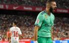 El delantero del Real Madrid, Karim Benzema, celebra su gol frente al Sevilla.