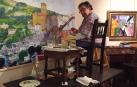 Ana Mari Marín, en su estudio ahora instalado en Elizondo, trabaja en una de sus pinturas