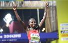 La keniana Chepngetich conquista el maratón de la supervivencia