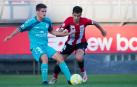 El jugador del Osasuna Promesas, Endika Irigoyen, durante el partido contra el Bilbao Athletic.