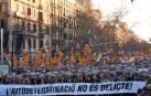 Miles de manifestantes marchan en Barcelona contra el juicio del "procés"