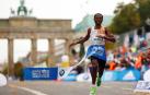 Bekele, en su entrada a meta en Berlín.