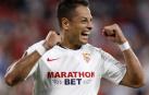 Chicharito afianza al Sevilla en el liderato de su grupo