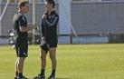 Jagoba Arrasate y Bittor Alkiza conversan en los prolegómenos del último entrenamiento antes de viajar a Valencia.