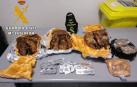 Decomisados en el aeropuerto de Pamplona 7 kilos de carne de cobaya, antibióticos y fruta