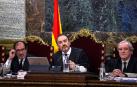 El presidente del tribunal y ponente de la sentencia, Manuel Marchena (c), junto a los magistrados, Andrés Martínez Arrieta (i) y Juan Ramón Berdugo (d), durante el juicio del "procés".