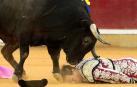 El banderillero Mariano de la Viña sufre una grave cornada en Zaragoza