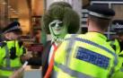 Arrestado un hombre disfrazado de brócoli en Londres