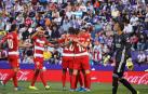 Un gol de Carlos Fernández permite al Granada seguir en lo alto de la clasificación