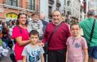 Del 5 al 13 de septiembre los vecinos de Villava han celebrado sus fiestas patronales, que tradicionalmente se han dedicado a la Virgen del Rosario. Los colectivos vecinales tienen gran protagonismo en la programación y un buen ejemplo de ello es la comparsa de gigantes y cabezudos, que un año más sacó a los vecinos a la calle.