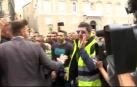 Cayetana Álvarez de Toledo (PP) se enfrenta a un grupo de manifestantes