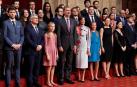 La princesa Leonor y la infanta Sofía han participado en la primera audiencia que los Reyes han ofrecido este viernes a los mejores estudiantes de la Universidad de Oviedo del pasado curso al comienzo en el marco de los actos por los Premios Princesa de Asturias.