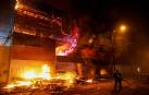Tres muertos en un incendio durante las protestas en Santiago de Chile