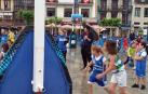 La plaza del Castillo de Pamplona se ha convertido este sábado en una cancha de baloncesto para más de 1.400 jugadores.