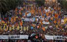 Miles de personas se manifiestan en Barcelona contra la sentencia del procés