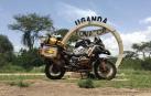 El sudafricano Uwe Schmidt, de 60 años, ha pasado por Uterga durante su viaje en moto por todo el mundo que comenzó hace cinco años