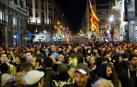Fotos de la concentración convocada por los CDR en Barcelona frente a la Jefatura de la Policía Nacional en la Vía Laietana