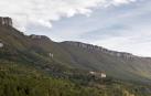 Vista del monasterio y la sierra de Leyre ayer por la mañana.