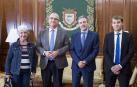 El alcalde se reune con representantes de la Fundación Tomás Caballero