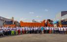 La plantilla de Excavaciones Fermín Osés, de aniversario, posa en esta imagen de familia  en Estella.
