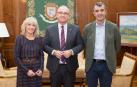 De izquierda a derecha: María Caballero, Enrique Maya y Javier Guillén.