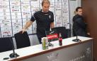 Jagoba Arrasate, antes de iniciar la comparecencia de prensa en Tajonar.