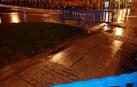 La Policía Municipal valla una zona de la Plaza del Castillo por el hundimiento del suelo